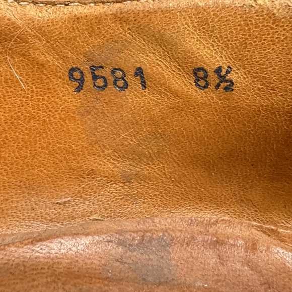 RUDOLFO VALENTINO Wingtip Heeled Loafer Olive Green - Picture 6 of 7